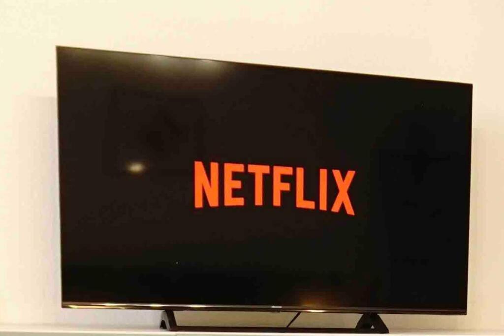 Super Lage Modern Boxspringbett *Netflix* Wlan* Chemnitz Exterior foto
